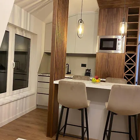 Atos Dijana Lejlighed Pale